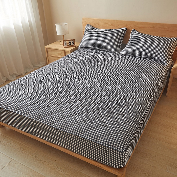 91家纺网 家纺一手货源 找家纺 多谷家纺 2024新款格子无印风系列棉花夹棉床笠 黑小格