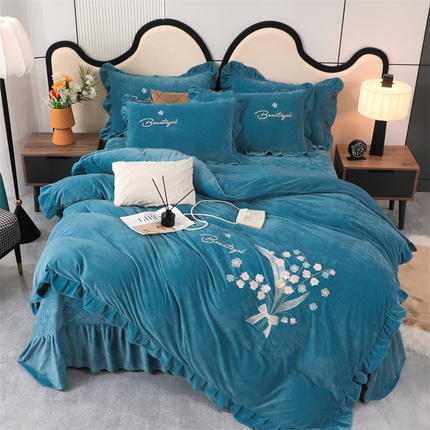 91家纺网 家纺一手货源 找家纺 优姿家纺 2024新品宝宝绒11斤夹棉床盖保暖四件套 铃兰花-宝石蓝