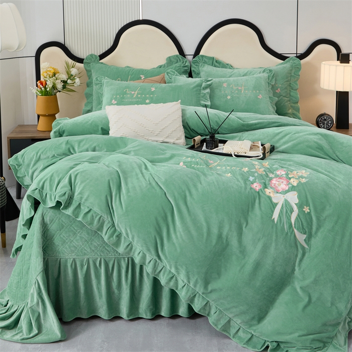 91家纺网 家纺一手货源 找家纺 优姿家纺 2024新品宝宝绒11斤夹棉床盖保暖四件套 今生有约-果绿