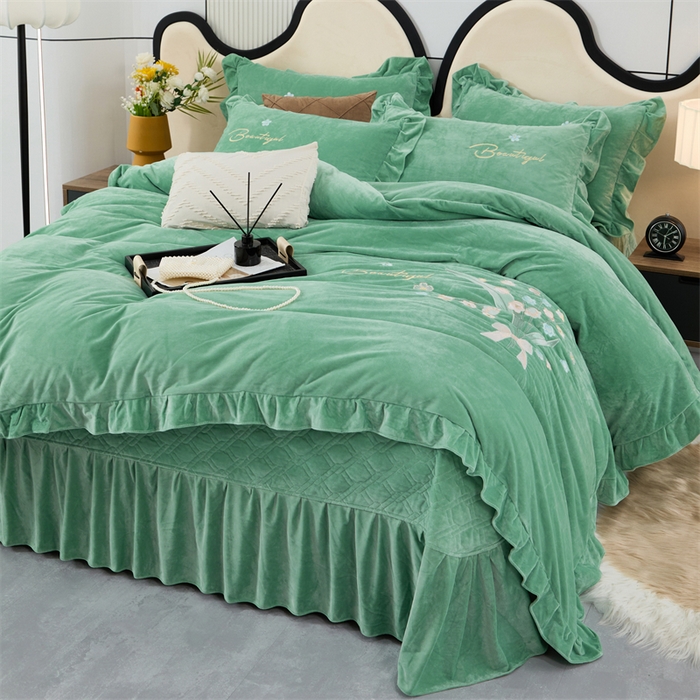 91家纺网 家纺一手货源 找家纺 优姿家纺 2024新品宝宝绒11斤夹棉床盖保暖四件套 铃兰花-果绿
