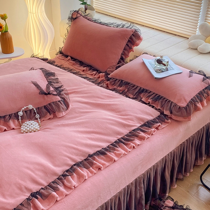 91家纺网 家纺一手货源 找家纺 （总）言熙居 2024直播爆款新款牛奶绒法兰绒蕾丝花边黑纱四件套