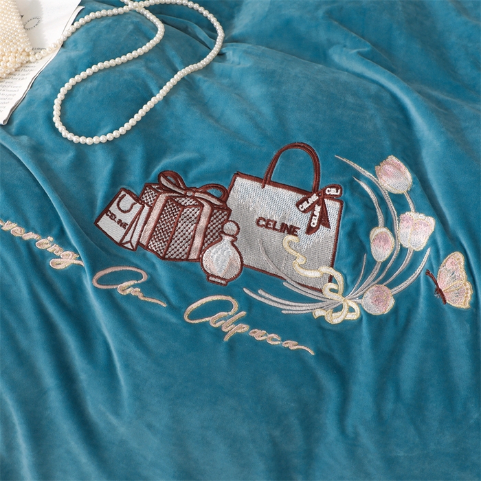 91家纺网 家纺一手货源 找家纺 优姿家纺 2024新品宝宝绒11斤夹棉床盖保暖四件套 小资生活-宝石蓝