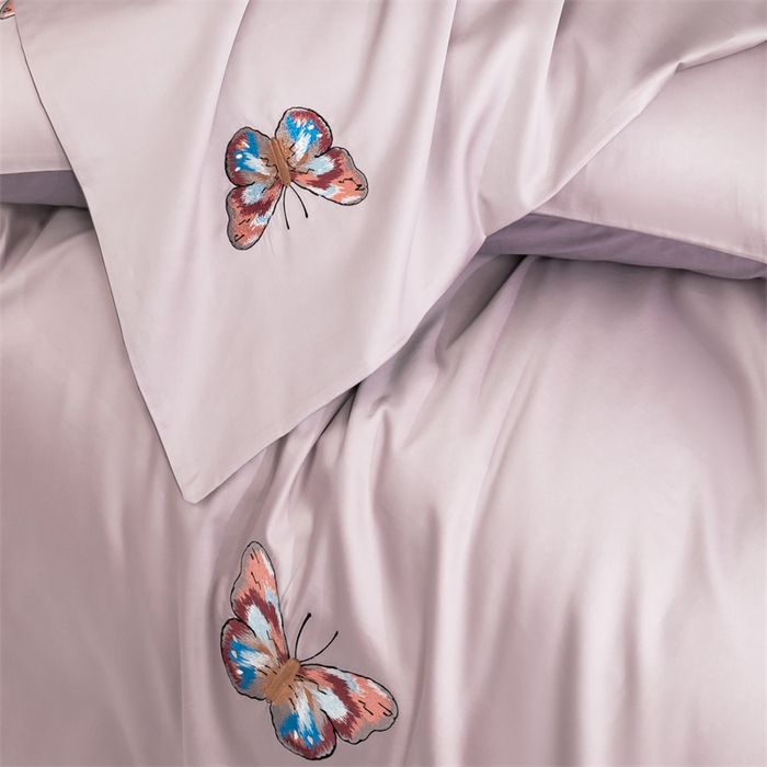 91家纺网 家纺一手货源 找家纺 蓝米卡夫 2024新款A类100支全棉刺绣蝶恋系列四件套(礼盒包装） 蝶恋100支-山梗紫+暮夜紫