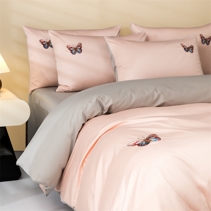 91家纺网 家纺一手货源 找家纺 蓝米卡夫 2024新款A类100支全棉刺绣蝶恋系列四件套(礼盒包装） 蝶恋100支-蔷薇粉配雅士灰