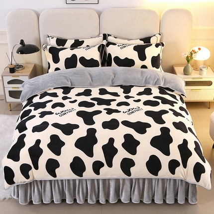 91家纺网 家纺一手货源 找家纺 莱凯家纺 2025新款牛奶绒单被套 奶牛派对