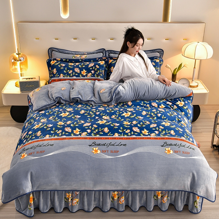 91家纺网 家纺一手货源 找家纺 馨梦缘 2025新款小包边款牛奶绒8.5斤高克重牛奶绒金雕绒床裙款四件套 暗香