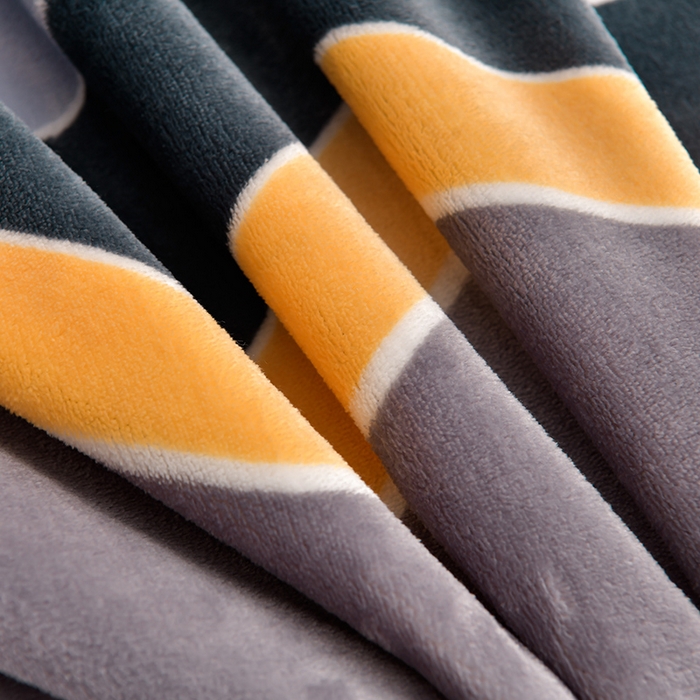 91家纺网 家纺一手货源 找家纺 馨梦缘 2025新款小包边款牛奶绒8.5斤高克重牛奶绒金雕绒床裙款四件套 明日之星