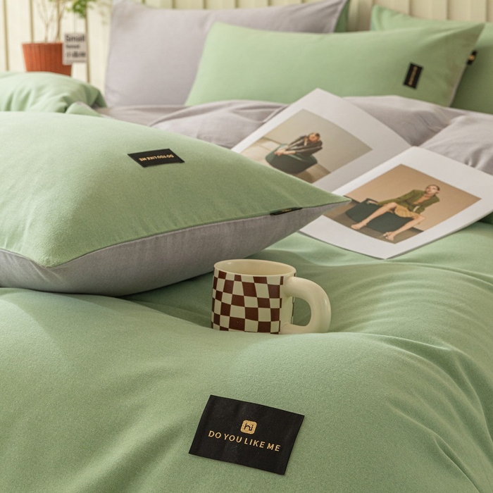 91家纺网 家纺一手货源 找家纺 涵宸家纺 2024新款原棉纯色织标磨毛单品及套件--被套 豆绿+浅灰