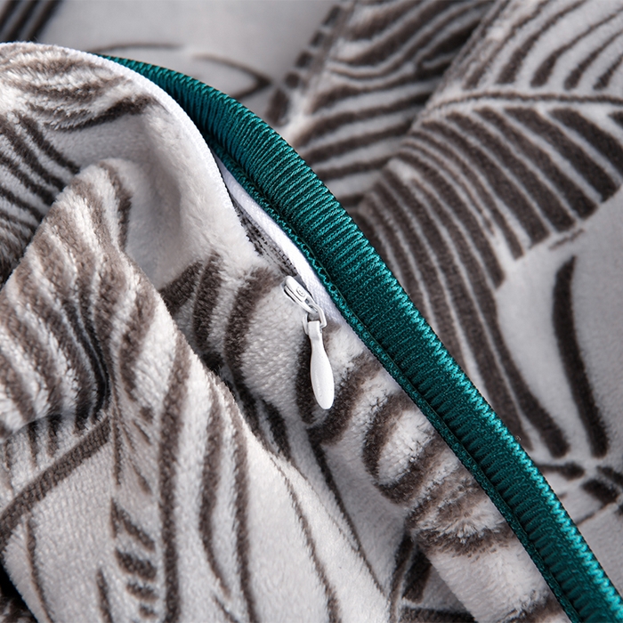 91家纺网 家纺一手货源 找家纺 馨梦缘 2025新款小包边款牛奶绒8.5斤高克重牛奶绒金雕绒床裙款四件套 叶语浪漫