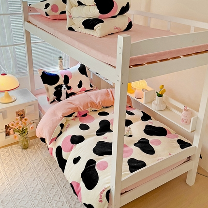 卡普二店 2024新款牛奶绒学生三件套系列 甜酷