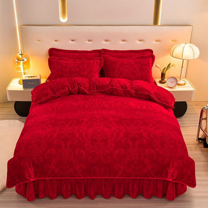 91家纺网 家纺一手货源 找家纺 馨梦缘 2025新款小包边款牛奶绒8.5斤高克重床裙款四件套 钟爱一生