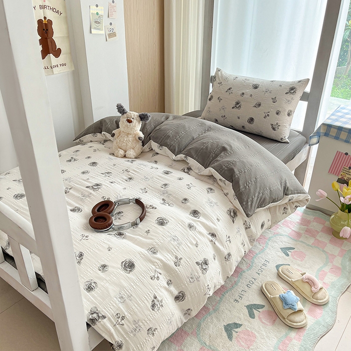 91家纺网 家纺一手货源 找家纺 安哆啦家纺 2024新款A类有氧泡泡纱云纱棉学生季宿舍床三四件套 黑玫瑰