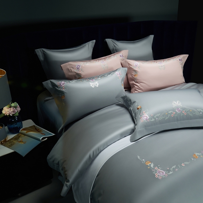 91家纺网 家纺一手货源 找家纺 美娘阁2025新款双股长绒棉居家款四件套 花与爱丽丝-高级灰