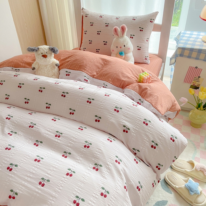 91家纺网 家纺一手货源 找家纺 安哆啦家纺 2024新款A类有氧泡泡纱云纱棉学生季宿舍床三四件套 小樱桃