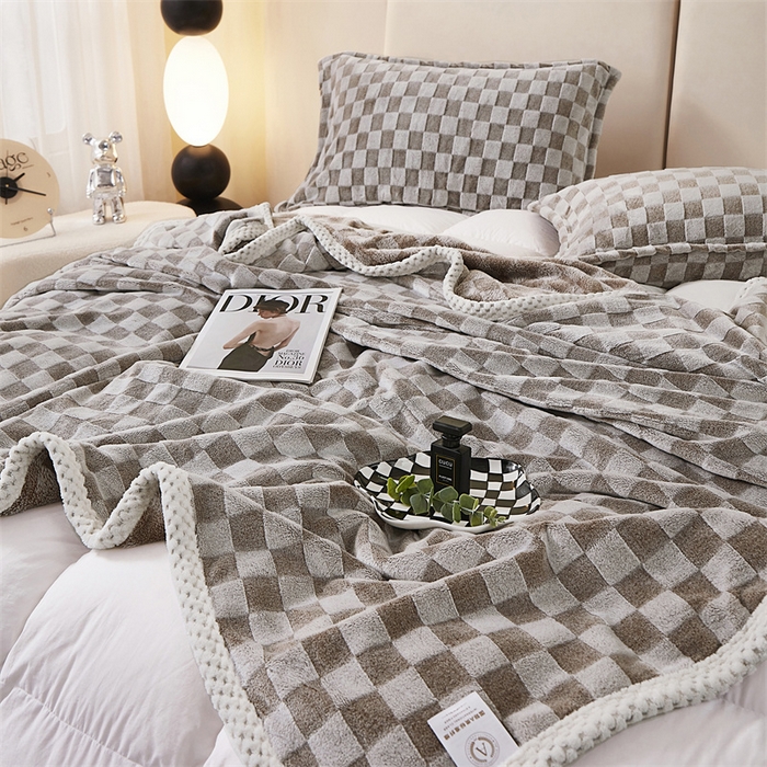 91家纺网 家纺一手货源 找家纺 肖恩毯业 2025新款兔毛绒方格款毛毯 方格-咖啡