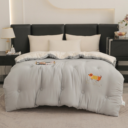 91家纺网 家纺一手货源 找家纺 蓝冰家纺 2024新款双拼刺绣冬被被子被芯 灰拼白