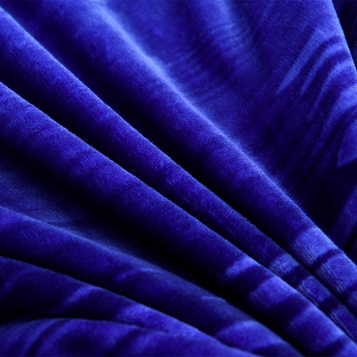 91家纺网 家纺一手货源 找家纺 馨梦缘 2025新款小包边款牛奶绒8.5斤高克重牛奶绒金雕绒床裙款四件套 宇航员