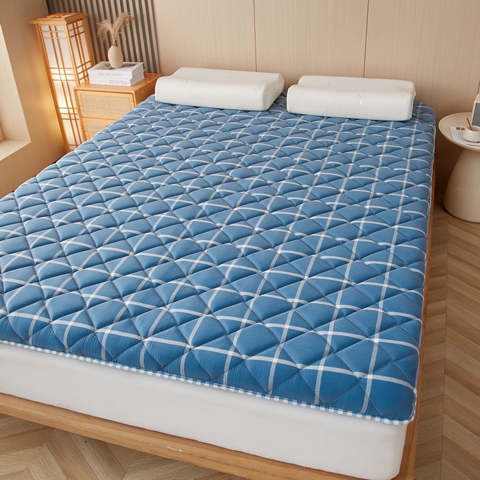 91家纺网 家纺一手货源 找家纺 迪乐妮 2024新款大床乳胶椰棕床垫（无印家居风）海蓝格