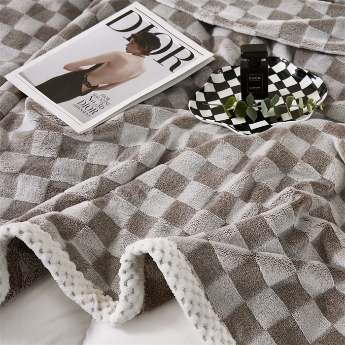 91家纺网 家纺一手货源 找家纺 肖恩毯业 2025新款兔毛绒方格款毛毯 方格-咖啡