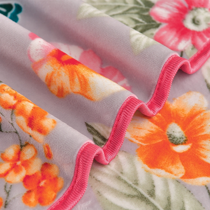 91家纺网 家纺一手货源 找家纺 馨梦缘 2025新款小包边款牛奶绒8.5斤高克重牛奶绒金雕绒床裙款四件套 花香仙子