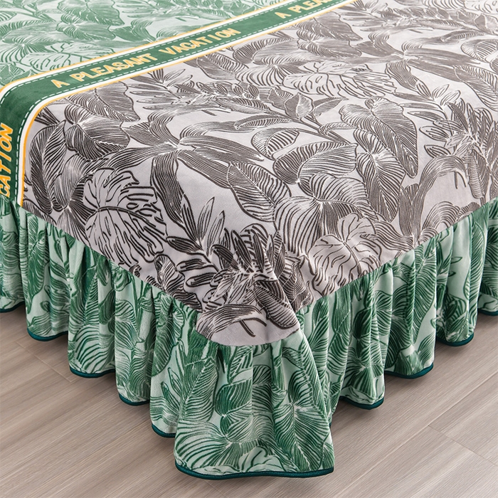 91家纺网 家纺一手货源 找家纺 馨梦缘 2025新款小包边款牛奶绒8.5斤高克重牛奶绒金雕绒床裙款四件套 叶语浪漫