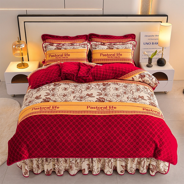 91家纺网 家纺一手货源 找家纺 馨梦缘 2025新款小包边款牛奶绒8.5斤高克重牛奶绒金雕绒床裙款四件套 爱的花海