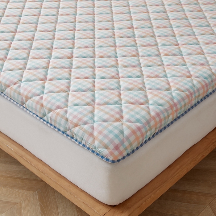 91家纺网 家纺一手货源 找家纺 迪乐妮 2024新款大床乳胶椰棕床垫（无印家居风）冰淇淋格