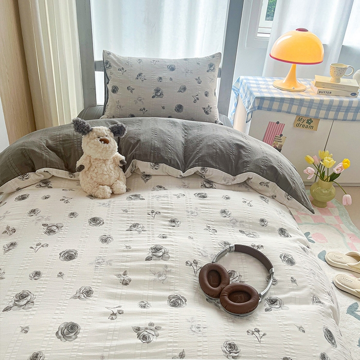 91家纺网 家纺一手货源 找家纺 安哆啦家纺 2024新款A类有氧泡泡纱云纱棉学生季宿舍床三四件套 黑玫瑰