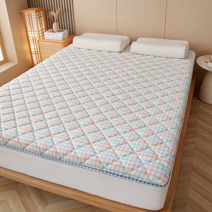 91家纺网 家纺一手货源 找家纺 迪乐妮 2024新款大床乳胶椰棕床垫（无印家居风）冰淇淋格