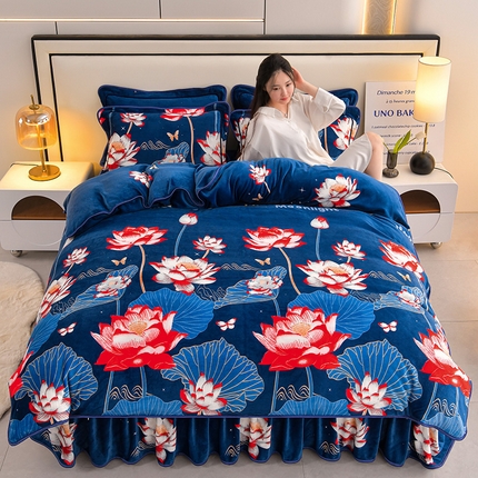 91家纺网 家纺一手货源 找家纺 馨梦缘 2025新款小包边款牛奶绒8.5斤高克重牛奶绒金雕绒床裙款四件套 富贵花开