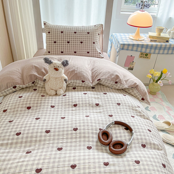 91家纺网 家纺一手货源 找家纺 安哆啦家纺 2024新款A类有氧泡泡纱云纱棉学生季宿舍床三四件套 怦然心动