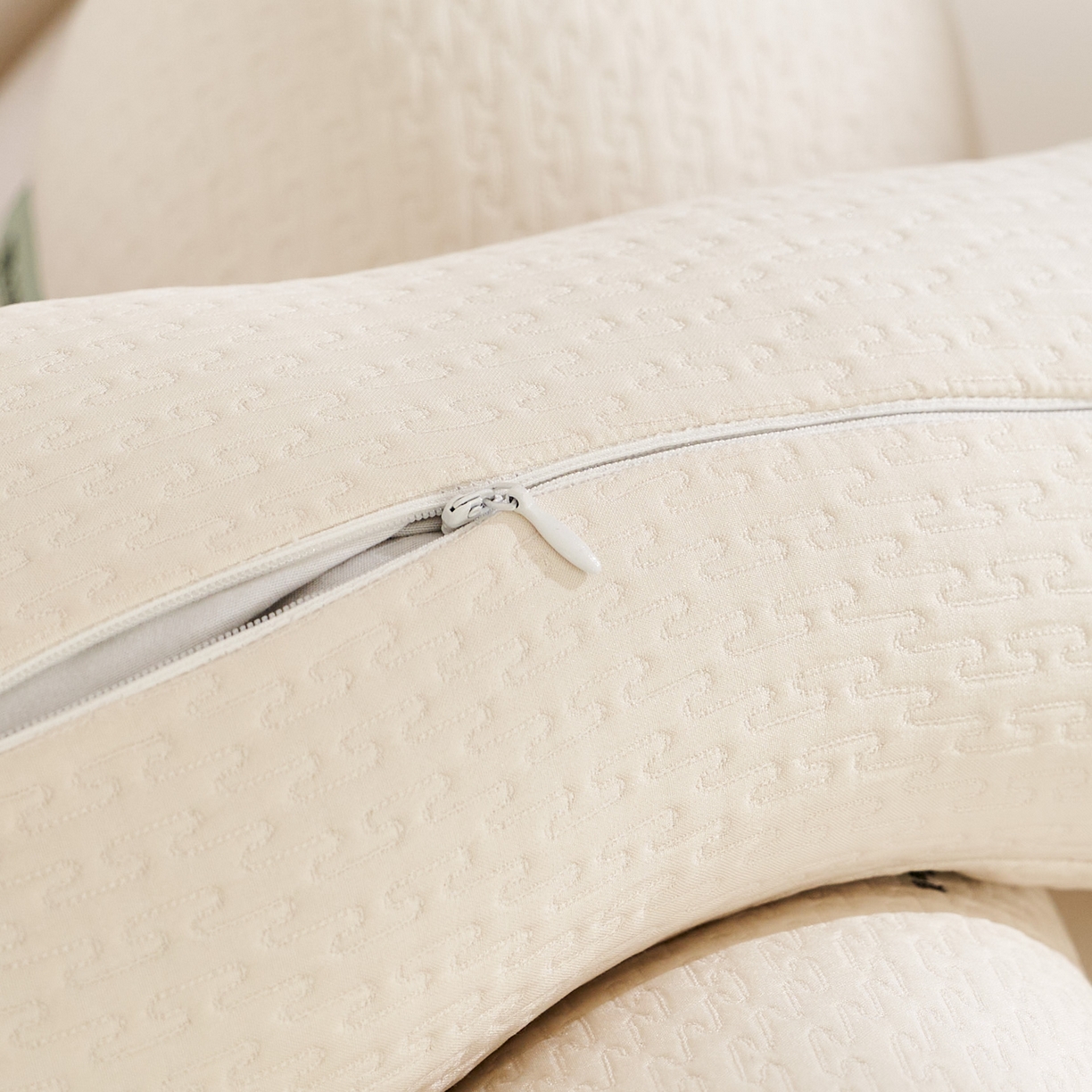 91家纺网 家纺一手货源 找家纺 （总）境月枕芯坊 2024新款黑苦荞颈椎养护枕