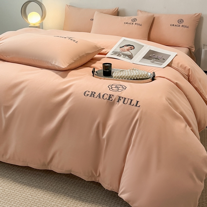 91家纺网 家纺一手货源 找家纺 伊梵居 2025新款梵克系列刺绣水洗棉磨毛四件套 梵花-香槟色