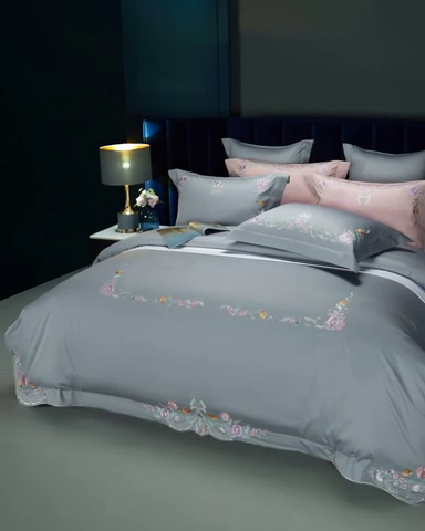 91家纺网 家纺一手货源 找家纺 美娘阁2025新款双股长绒棉居家款四件套 花与爱丽丝-高级灰