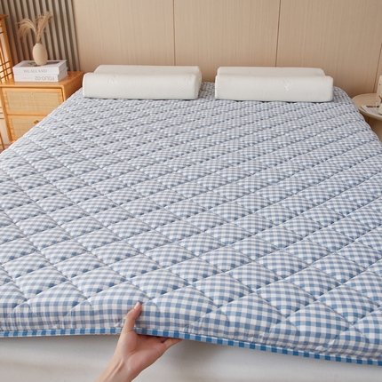 91家纺网 家纺一手货源 找家纺 迪乐妮 2024新款大床乳胶椰棕床垫（无印家居风）蓝小格