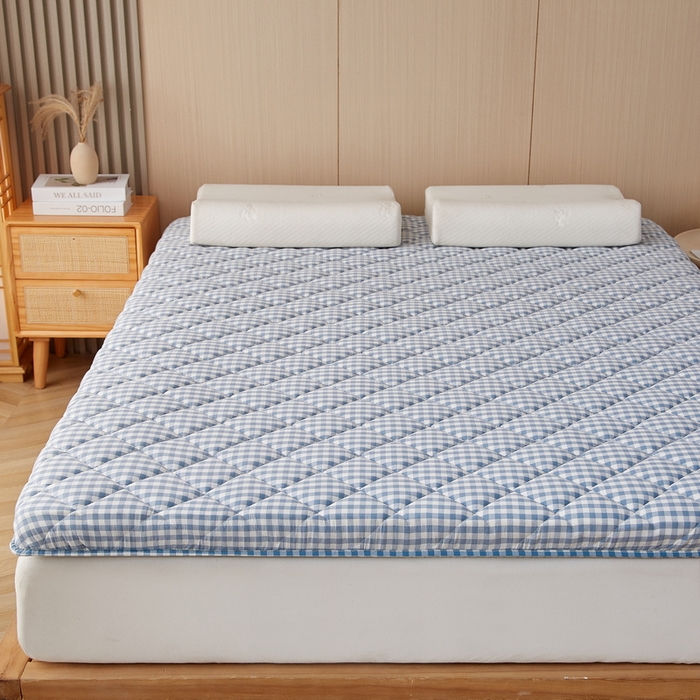 91家纺网 家纺一手货源 找家纺 迪乐妮 2024新款大床乳胶椰棕床垫（无印家居风）蓝小格