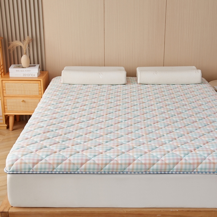 91家纺网 家纺一手货源 找家纺 迪乐妮 2024新款大床乳胶椰棕床垫（无印家居风）冰淇淋格