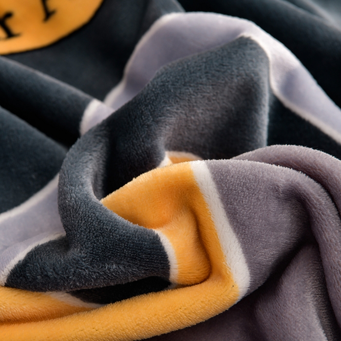 91家纺网 家纺一手货源 找家纺 馨梦缘 2025新款小包边款牛奶绒8.5斤高克重牛奶绒金雕绒床裙款四件套 明日之星