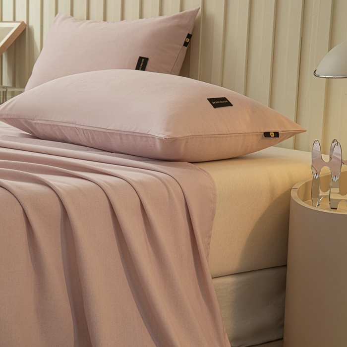 91家纺网 家纺一手货源 找家纺 涵宸家纺 2024新款原棉纯色织标磨毛单品及套件--枕套 单枕套-浅紫