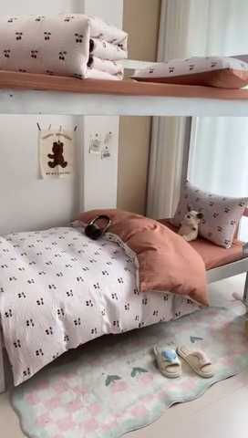 91家纺网 家纺一手货源 找家纺 安哆啦家纺 2024新款A类有氧泡泡纱云纱棉学生季宿舍床三四件套 小樱桃