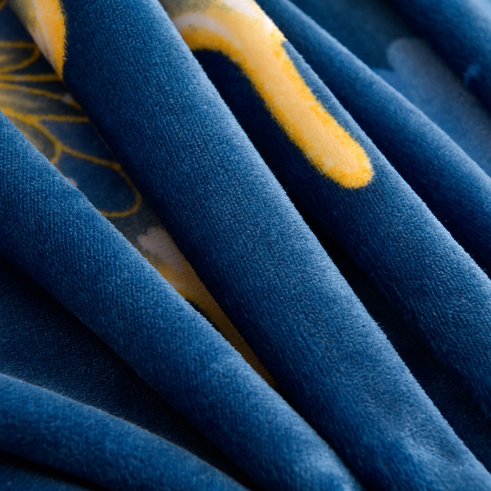 91家纺网 家纺一手货源 找家纺 馨梦缘 2025新款小包边款牛奶绒8.5斤高克重牛奶绒金雕绒床裙款四件套 轻舞飞扬