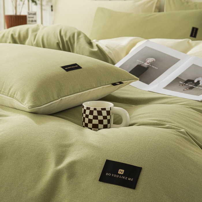 91家纺网 家纺一手货源 找家纺 涵宸家纺 2024新款原棉纯色织标磨毛单品及套件--被套 草绿+奶昔白