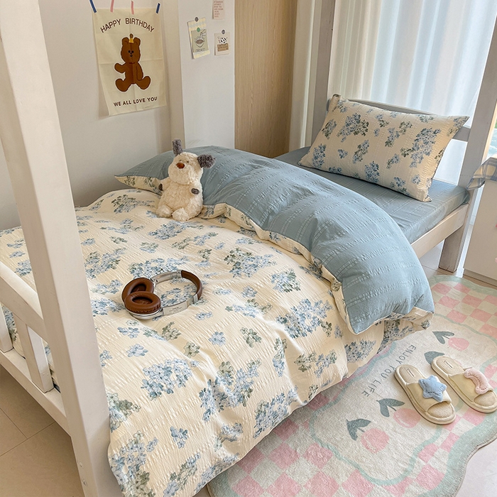 91家纺网 家纺一手货源 找家纺 安哆啦家纺 2024新款A类有氧泡泡纱云纱棉学生季宿舍床三四件套 绣球蓝