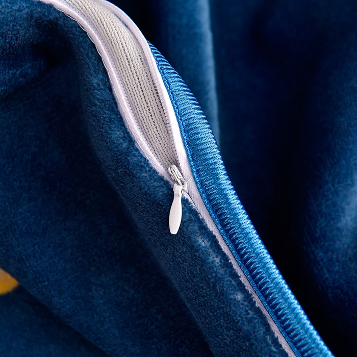 91家纺网 家纺一手货源 找家纺 馨梦缘 2025新款小包边款牛奶绒8.5斤高克重牛奶绒金雕绒床裙款四件套 轻舞飞扬