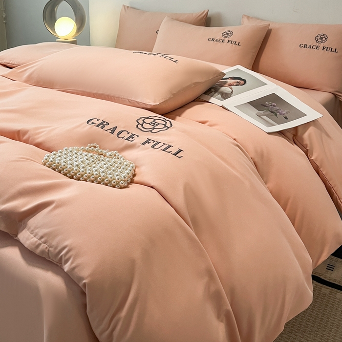 91家纺网 家纺一手货源 找家纺 伊梵居 2025新款梵克系列刺绣水洗棉磨毛四件套 梵花-香槟色