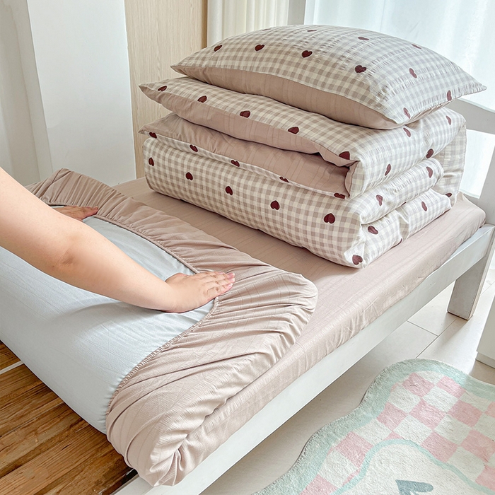 91家纺网 家纺一手货源 找家纺 安哆啦家纺 2024新款A类有氧泡泡纱云纱棉学生季宿舍床三四件套 怦然心动