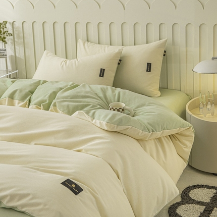 91家纺网 家纺一手货源 找家纺 涵宸家纺 2024新款原棉纯色织标磨毛单品及套件--被套 奶昔白+豆绿