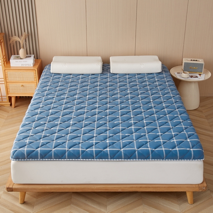 91家纺网 家纺一手货源 找家纺 迪乐妮 2024新款大床乳胶椰棕床垫（无印家居风）海蓝格