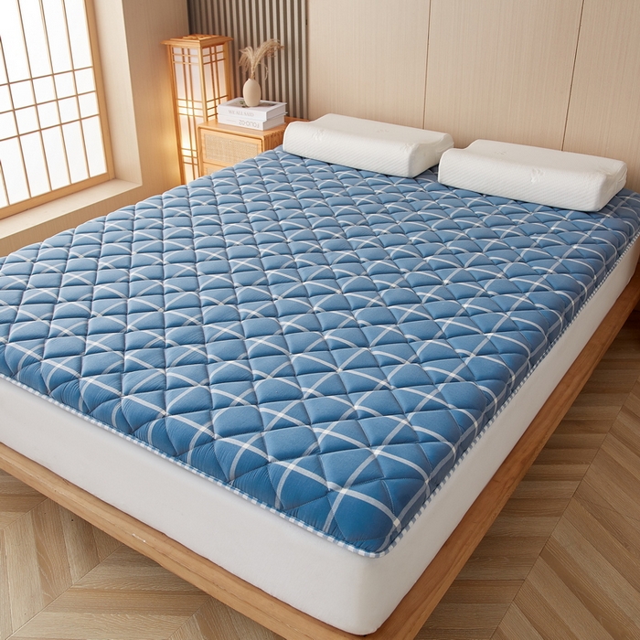 91家纺网 家纺一手货源 找家纺 迪乐妮 2024新款大床乳胶椰棕床垫（无印家居风）海蓝格