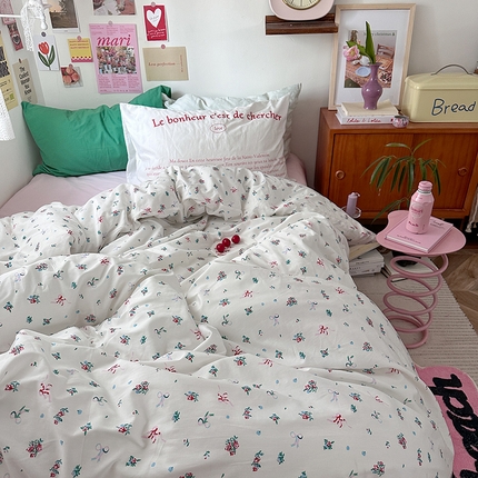 91家纺网 家纺一手货源 找家纺 恋恋三季 2024新款13372全棉40支四件套单品枕套碎花系列-四件套 半藏森林